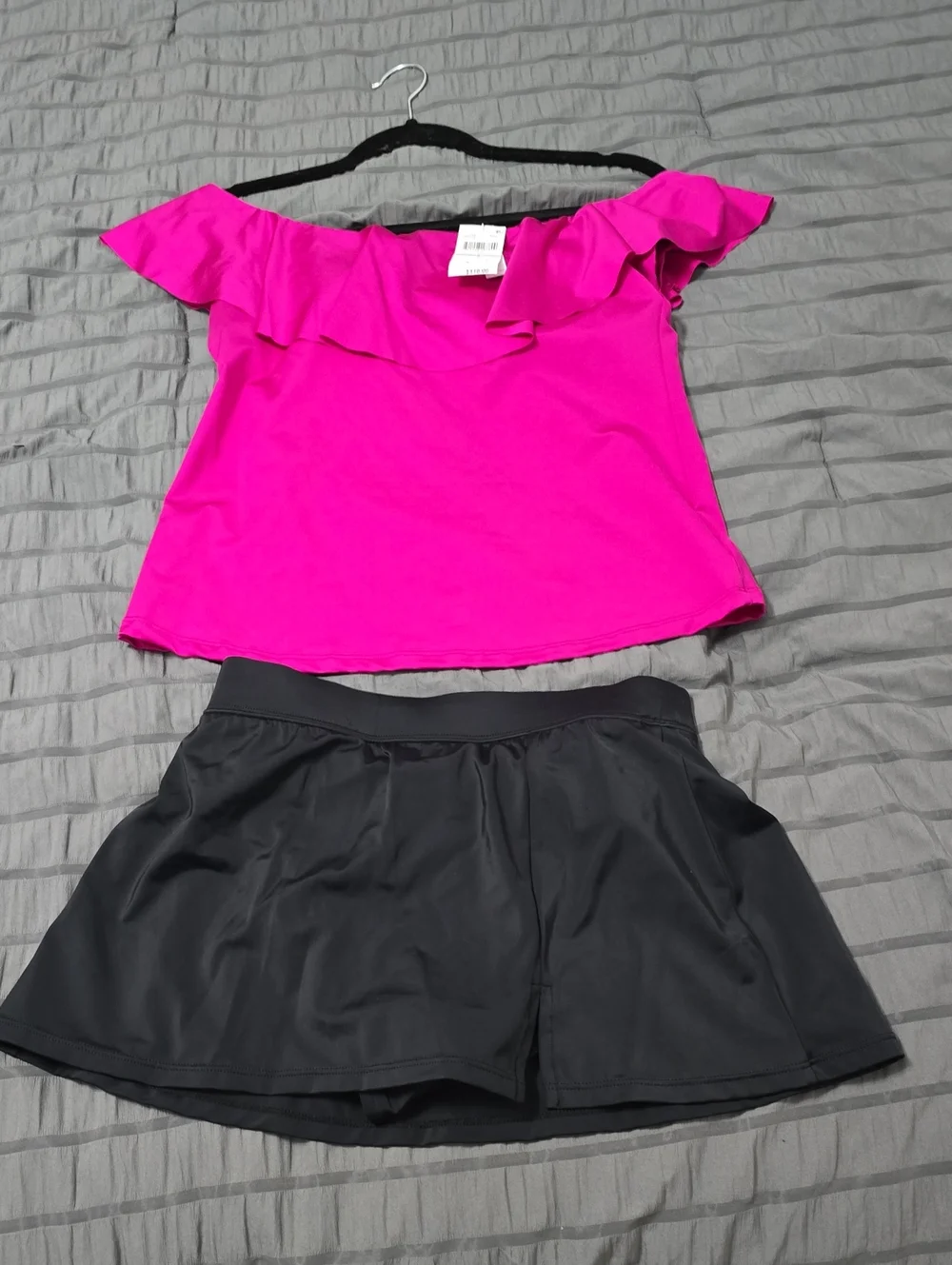 Women’s Hot Pink Off-Shoulder Ruffle Top & Black Shorts Swim Nwt